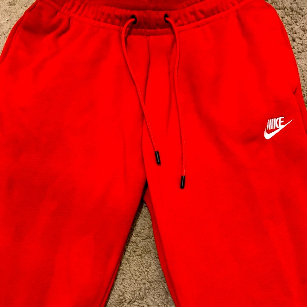 NIKE RED FLEECE PANTS
